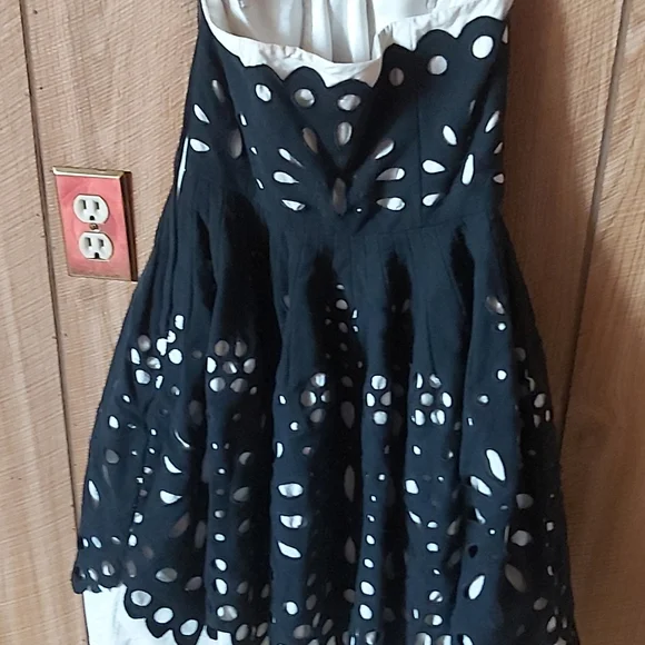 Dress - Picture 5 of 6